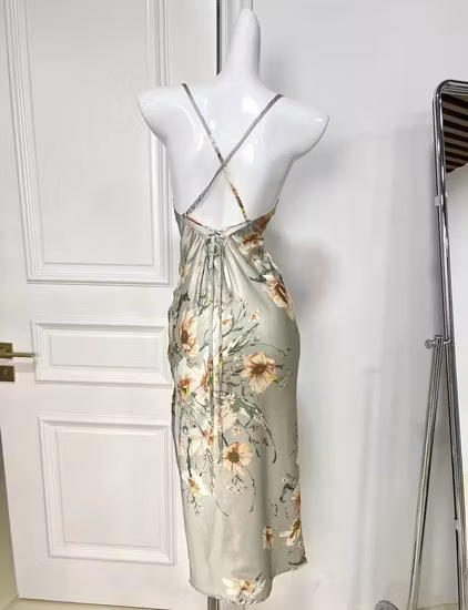 エコテックス 100 認証、シルク 100%、トレンディなドレス、トレンディな休日の衣類